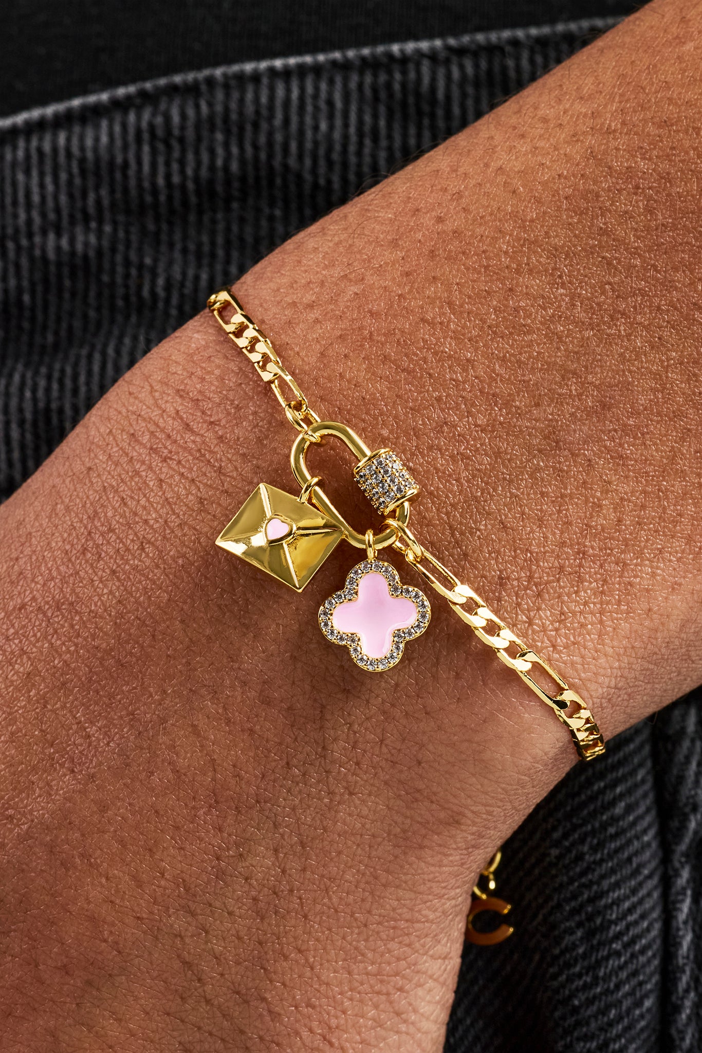 Iced Bar Pendant & Pink Enamel Motif Bracelet - 10mm - Gold